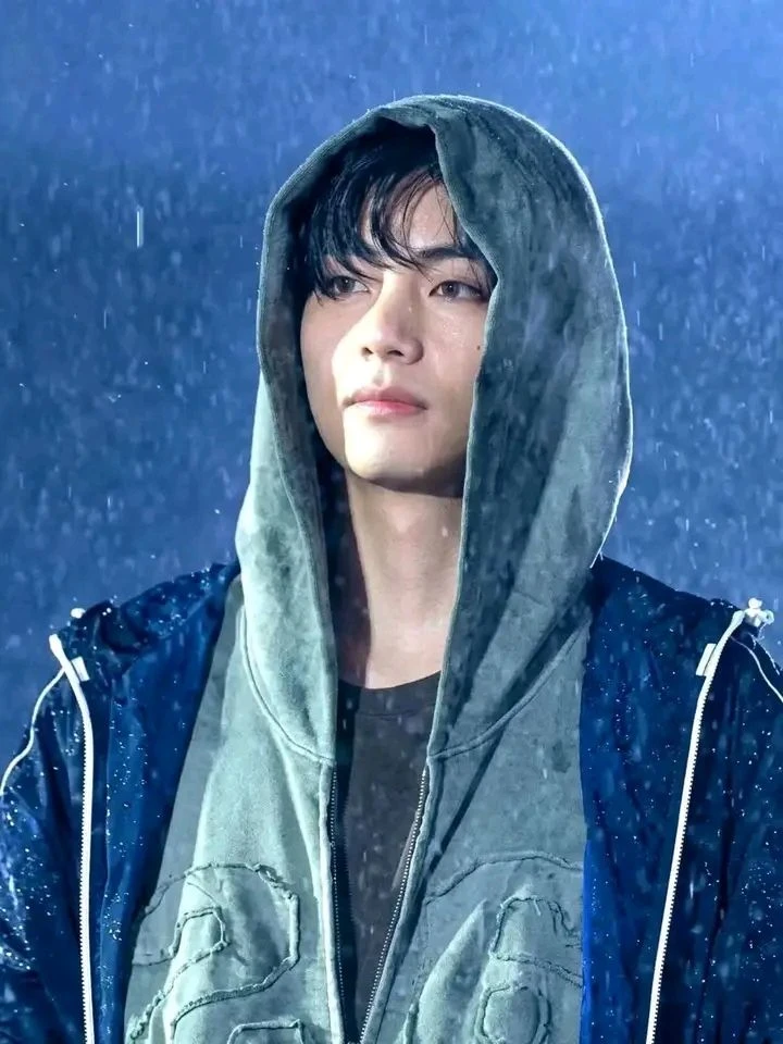 Kim Taehyung thumbnail