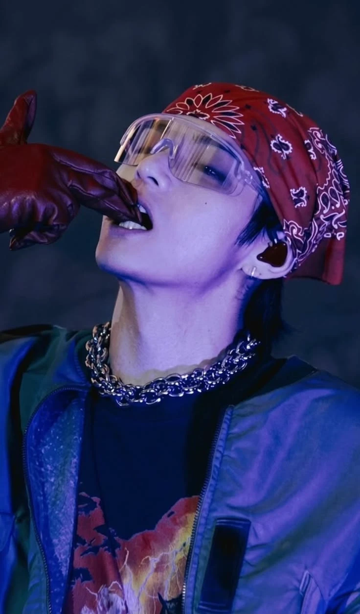 Kim Taehyung thumbnail