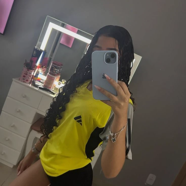 Larissa thumbnail
