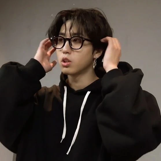 han jisung BL thumbnail