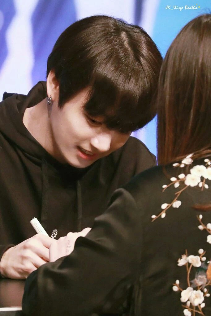 Jeon Jungkook (Idol) thumbnail