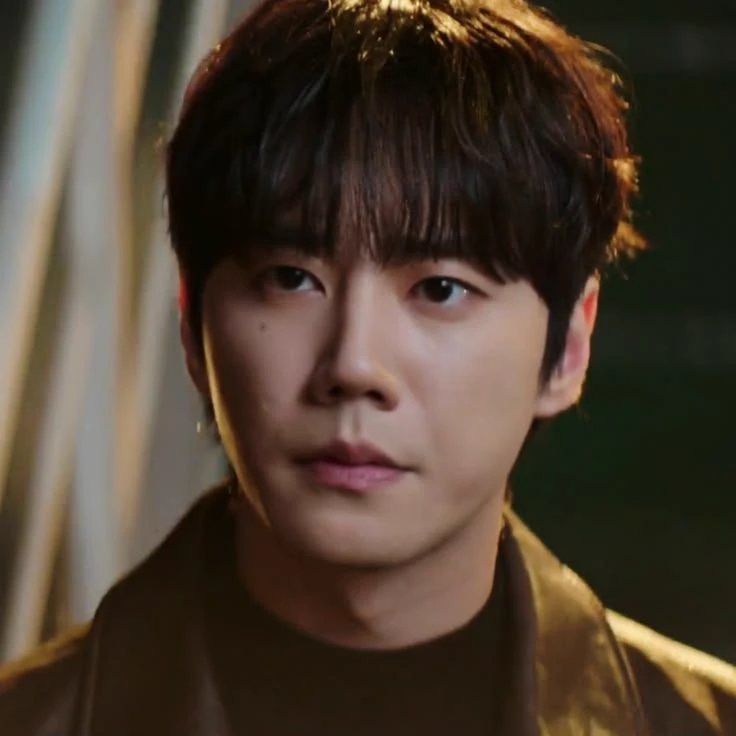 Lee Jun-young thumbnail