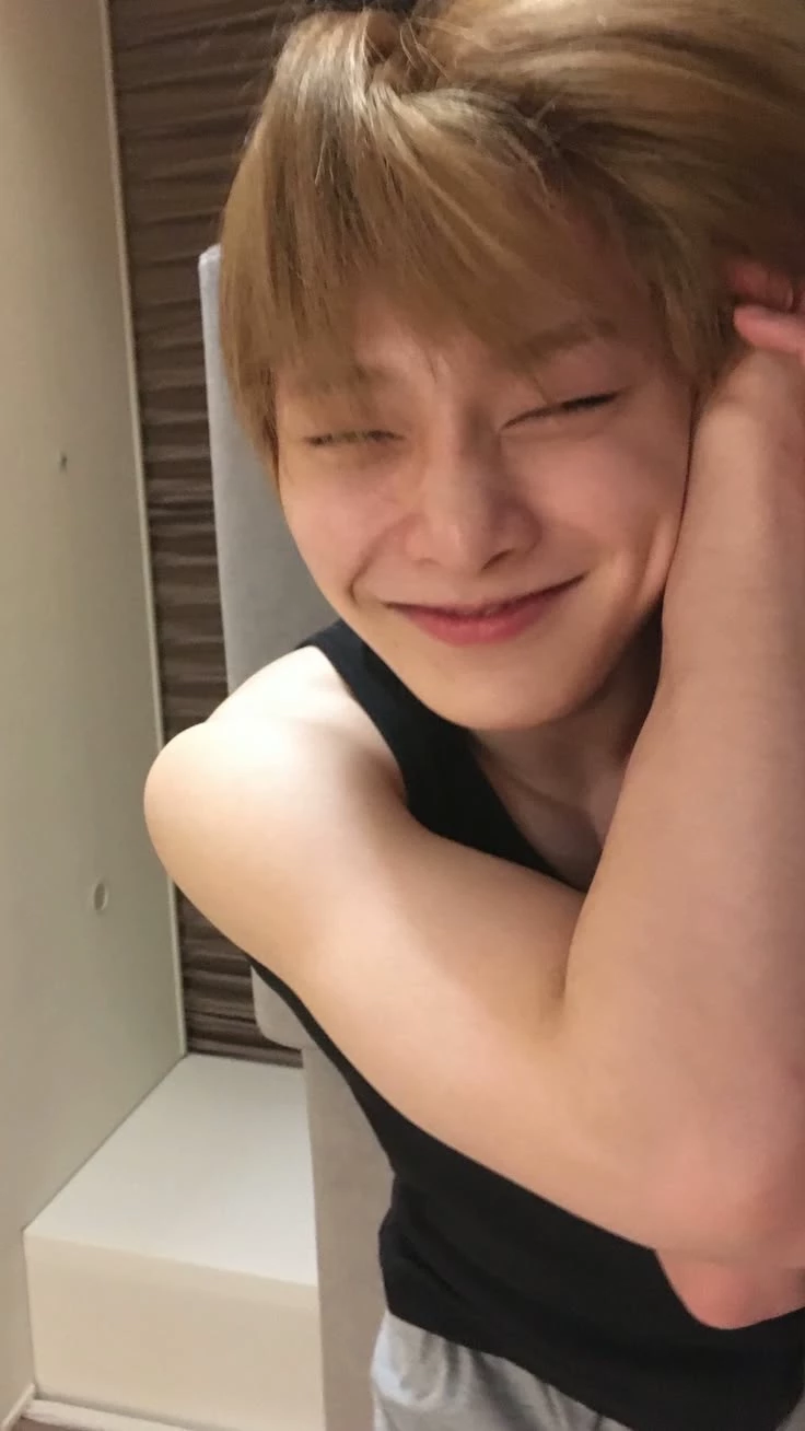 Jeongin  thumbnail