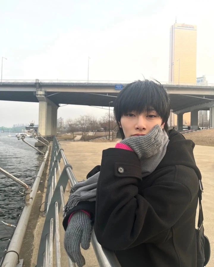 jeongin thumbnail