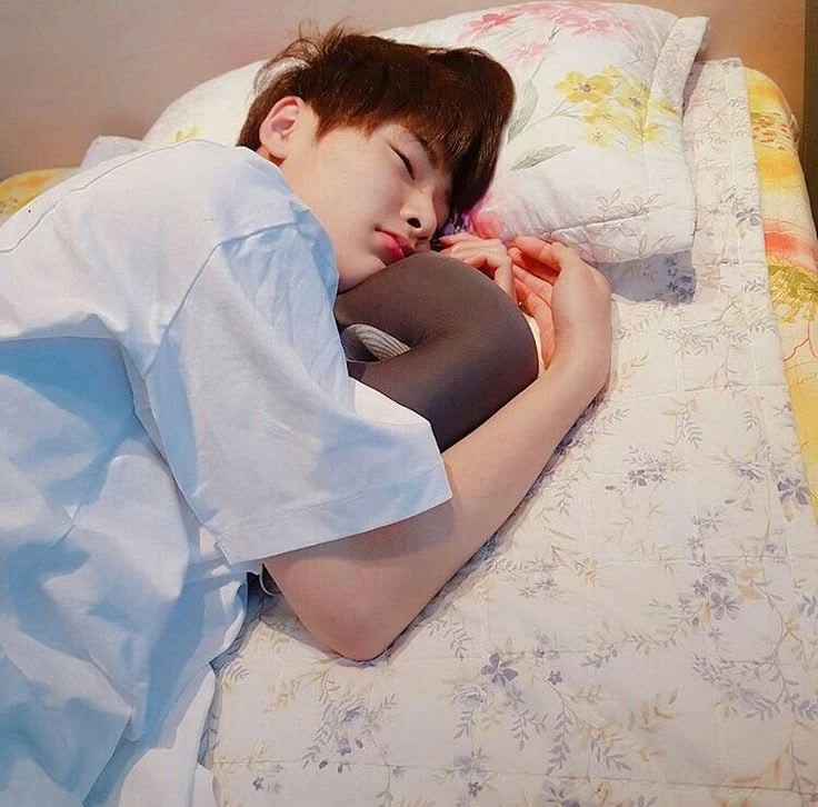 jeongin thumbnail