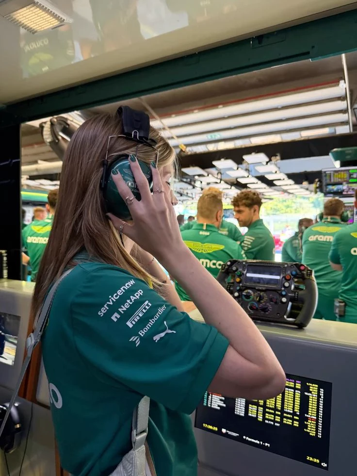 f1 girl thumbnail