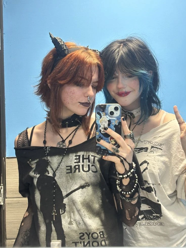 Alice and Beatriz thumbnail