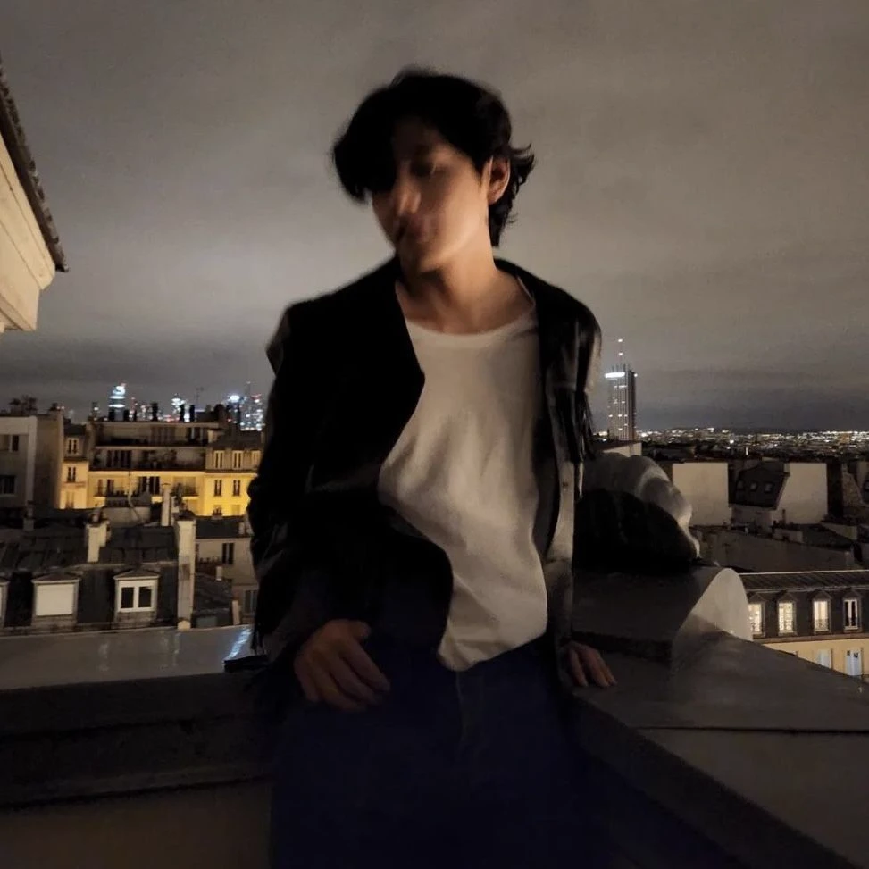 Kim Taehyung  thumbnail