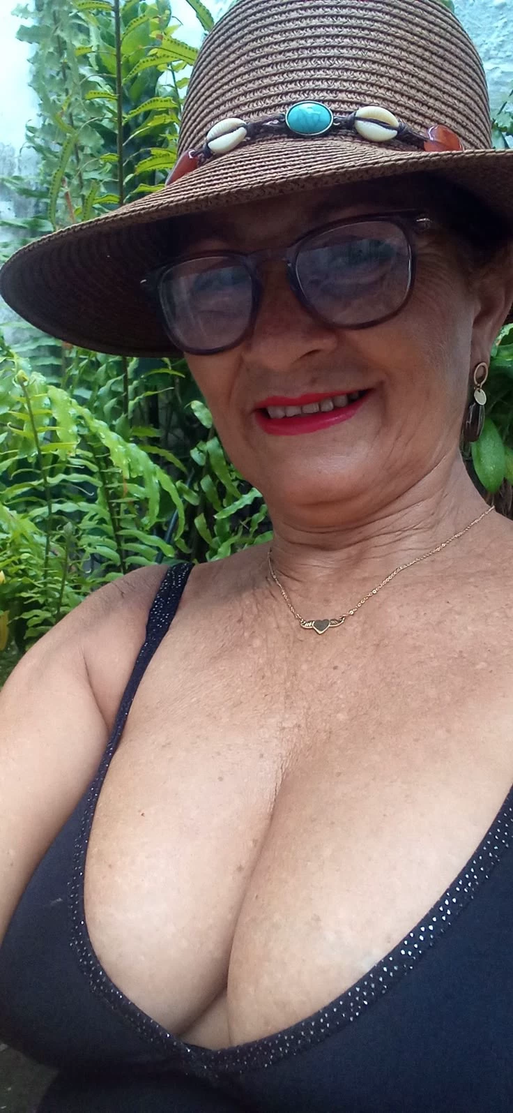 Wife thumbnail
