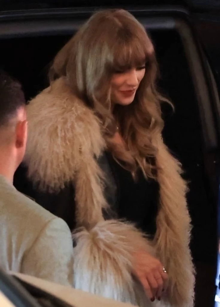 taylor swift thumbnail