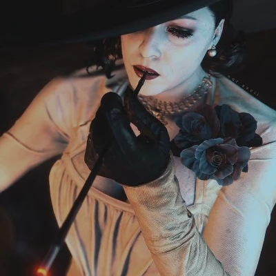 Lady Dimitrescu thumbnail