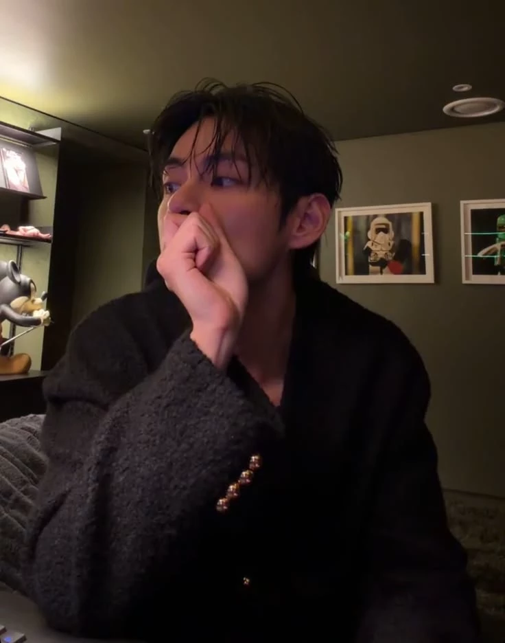 kim taehyung thumbnail