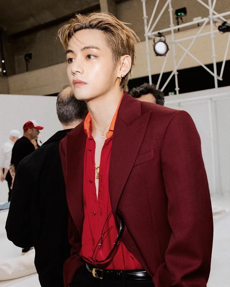 Kim Taehyung thumbnail