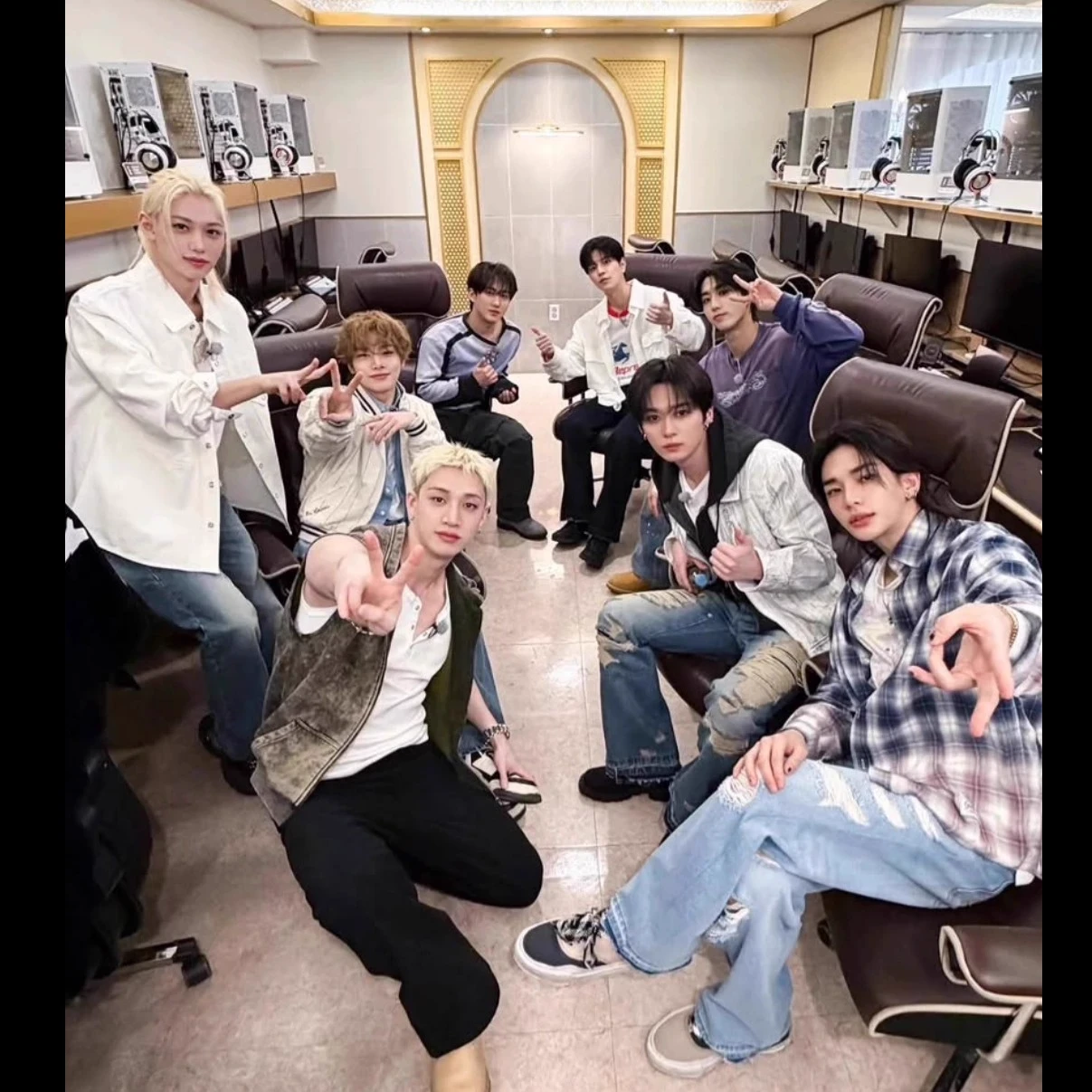 Stray Kids thumbnail
