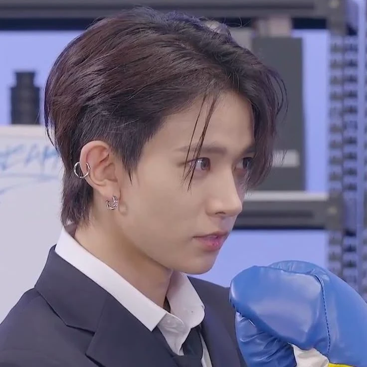 Lee Heeseung  thumbnail