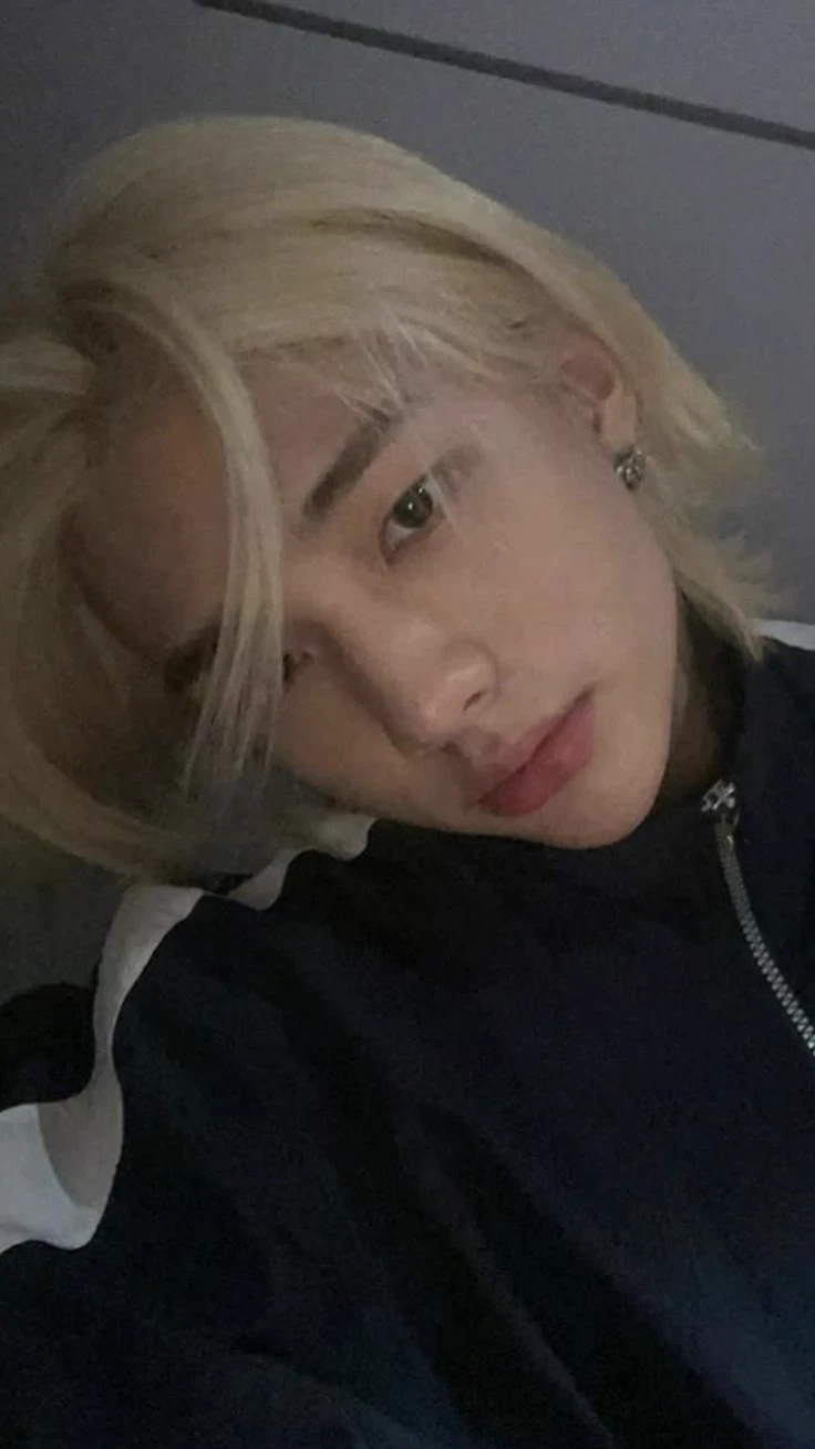 hwang hyunjin thumbnail