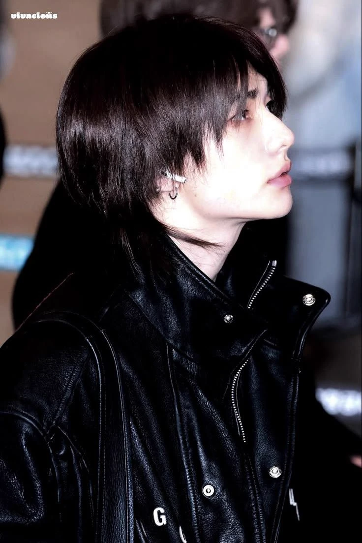 hwang hyunjin thumbnail