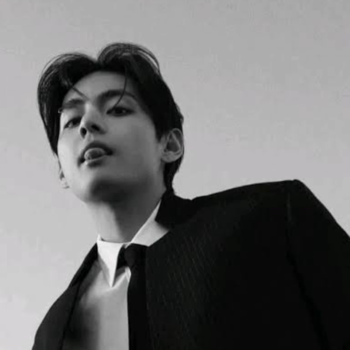 kim teahyung thumbnail