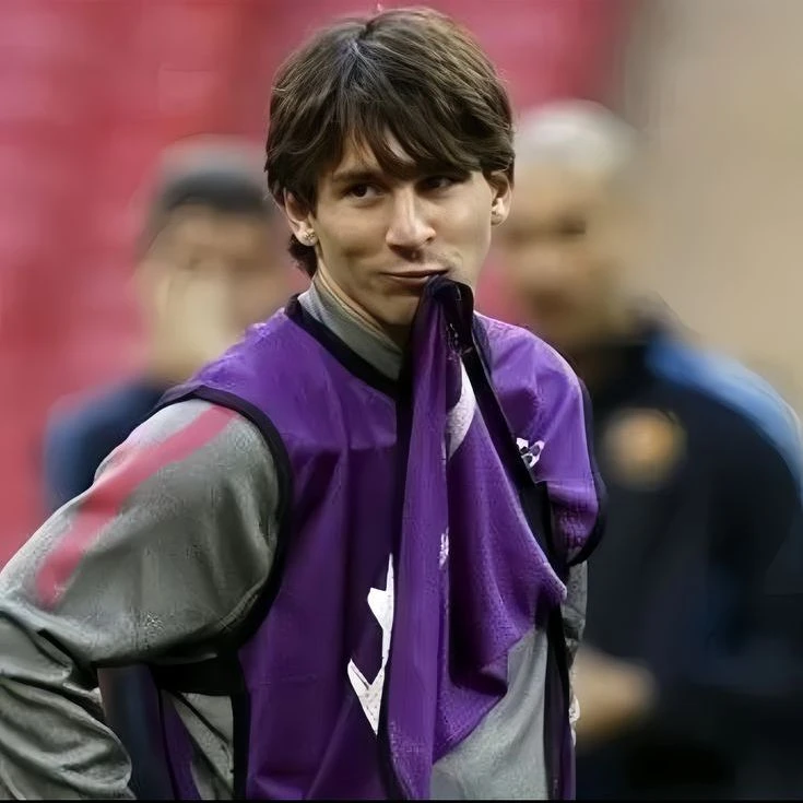 Lionel Messi (17-18 years old) thumbnail