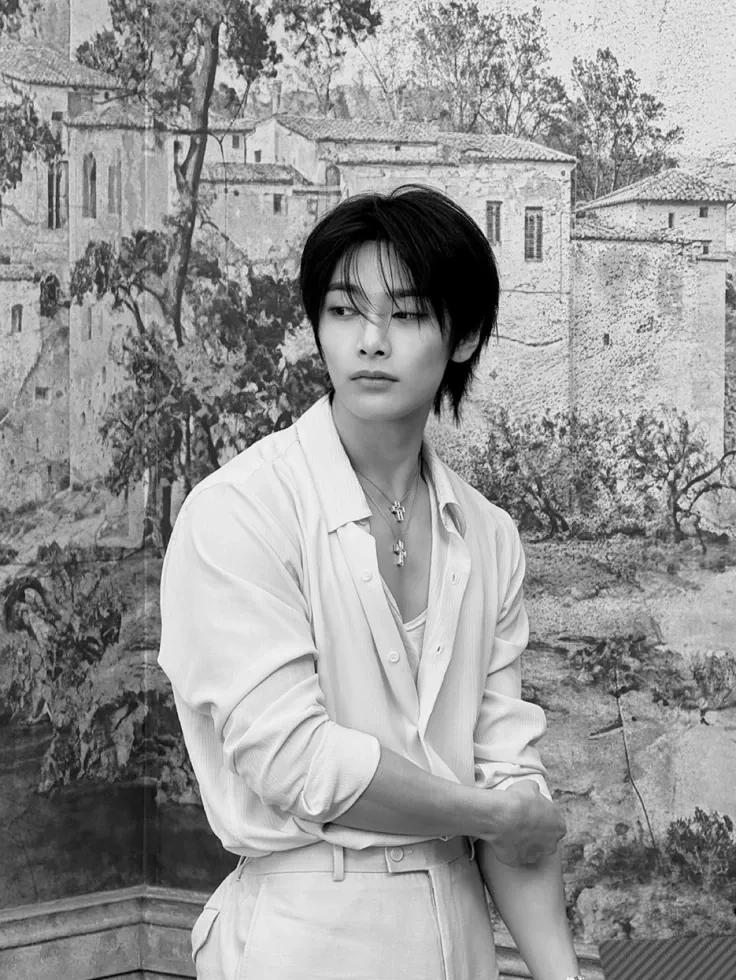 Jeongin (I.N) thumbnail