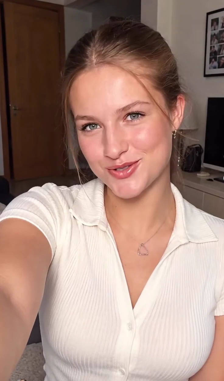 Princess Leonor of Spain thumbnail