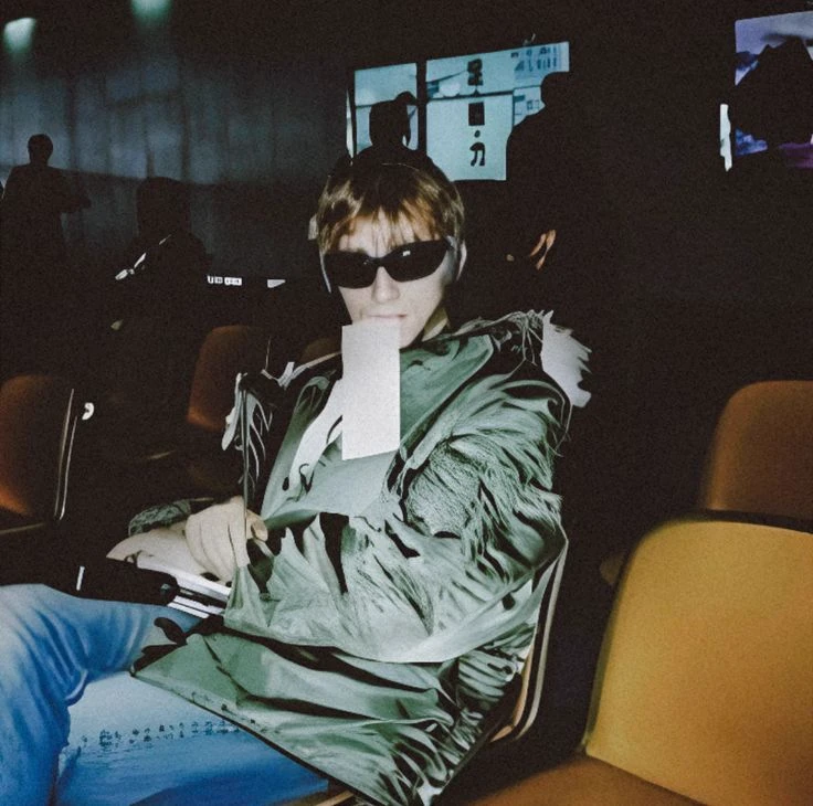 Damon Albarn thumbnail