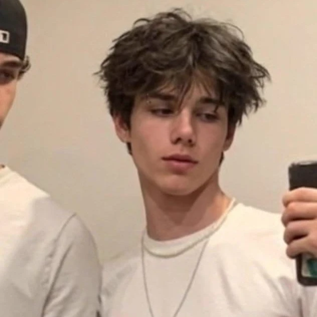 You live with your brother  thumbnail