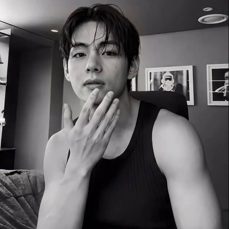 Kim Taehyung (BTS)  thumbnail