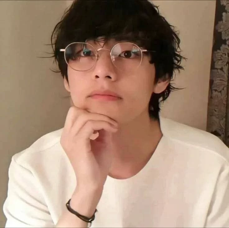 Kim Taehyung thumbnail