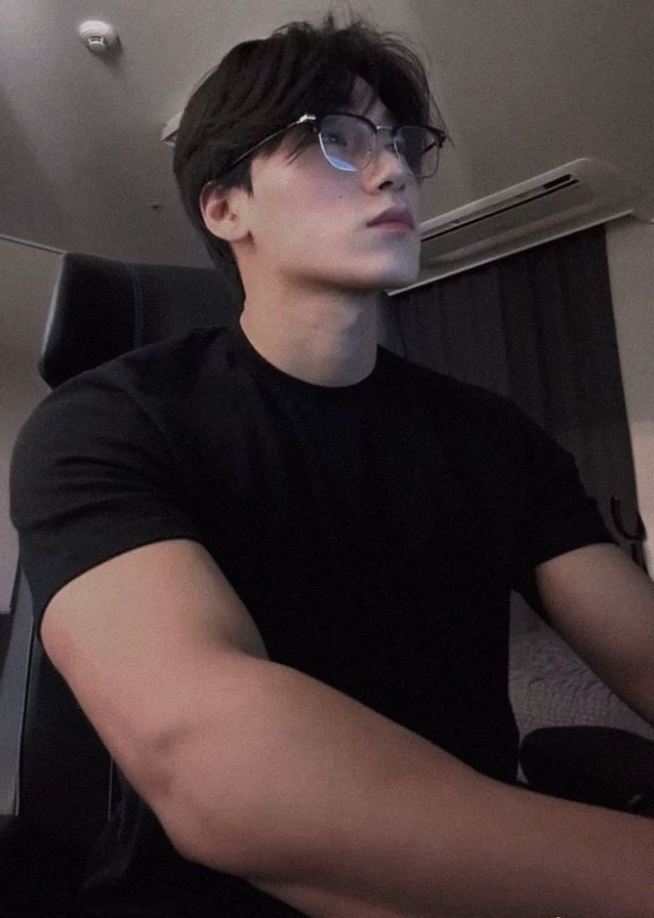 Choi San-Professor thumbnail