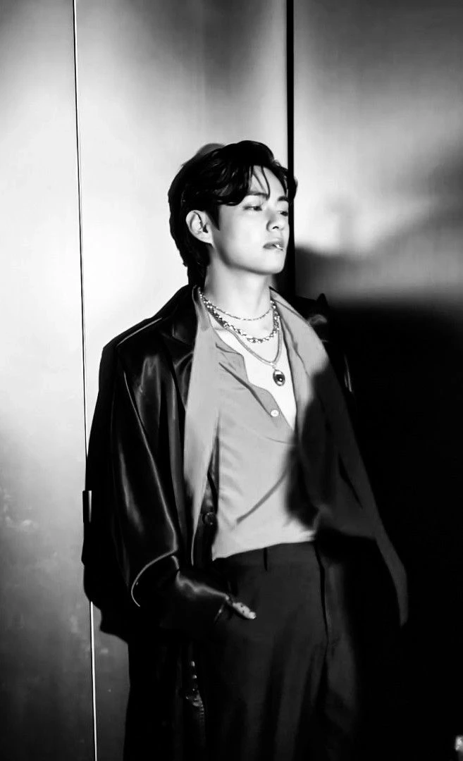 kim tae-hyung thumbnail