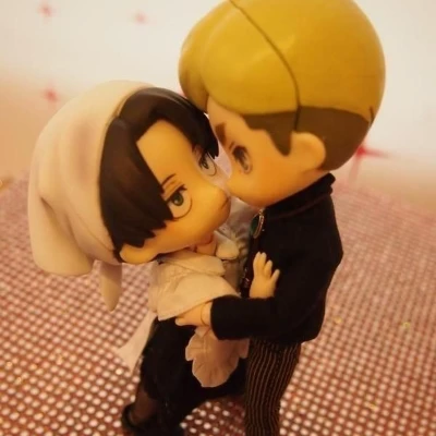 Erwin x Levi thumbnail