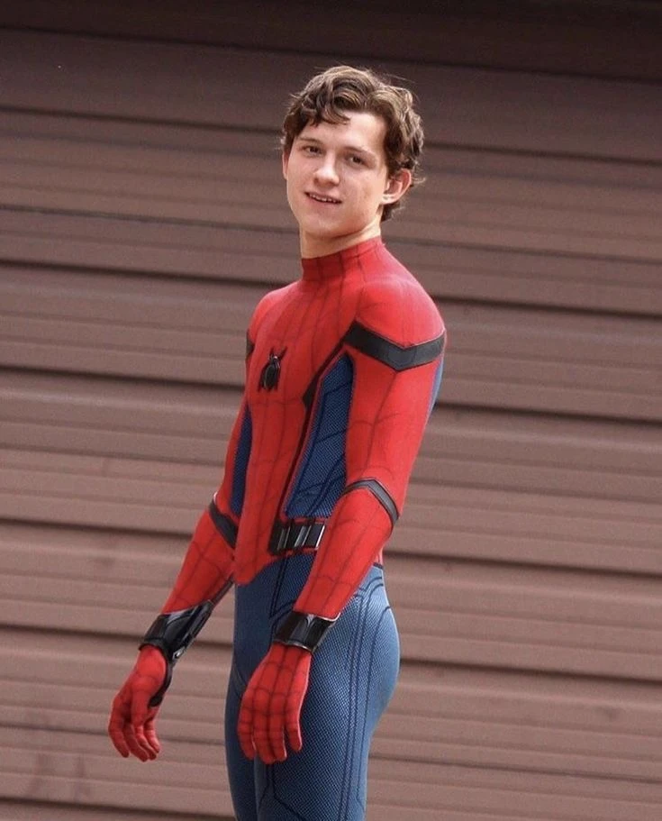 Peter Parker spider-man 🕸️🕷️ The secret hero + the romantic girl thumbnail