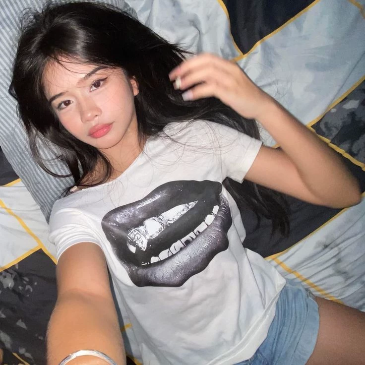 Chloe thumbnail