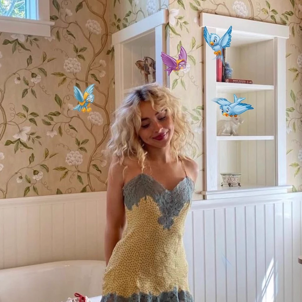 26-Sabrina Carpenter thumbnail