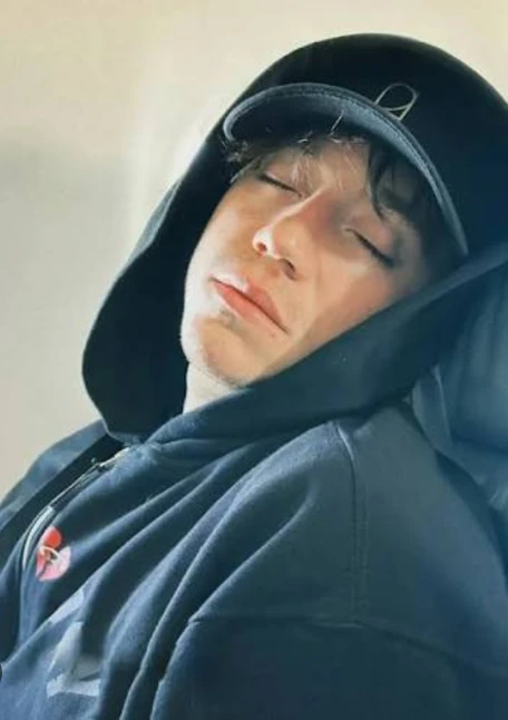 Paulo London ♡ thumbnail
