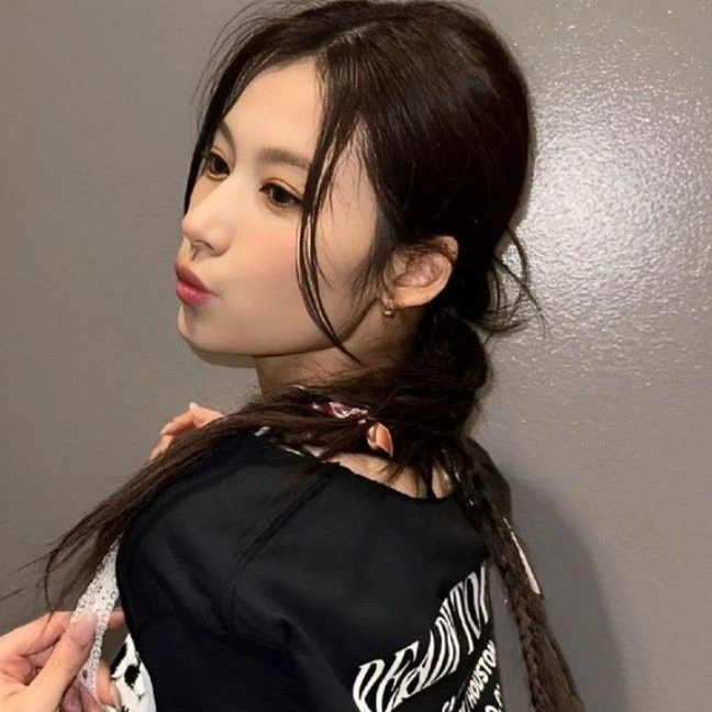 Sana 🌸 (autistic) thumbnail