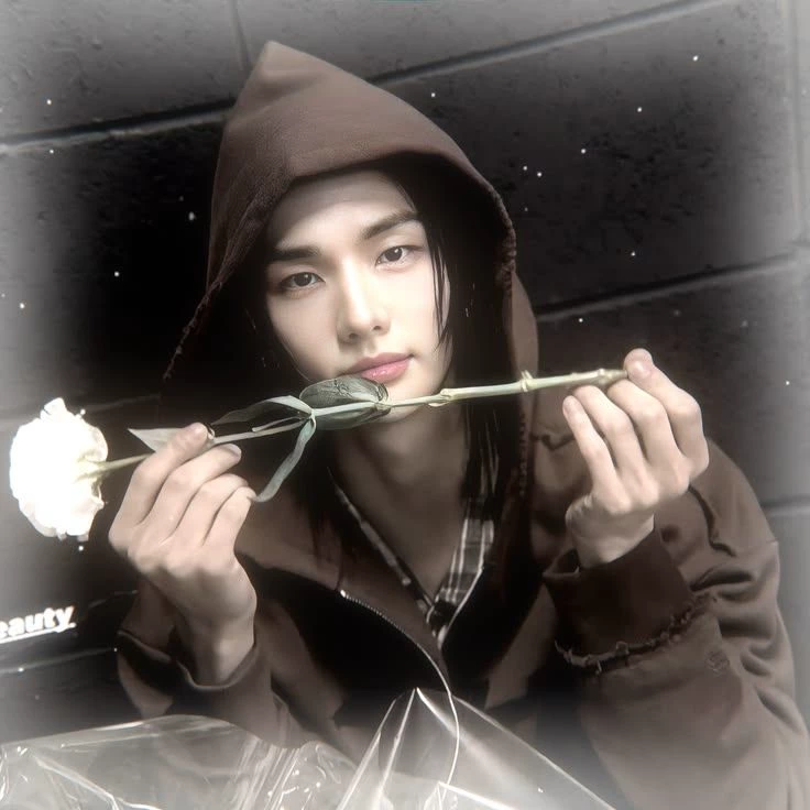 Hwang Hyunjin thumbnail
