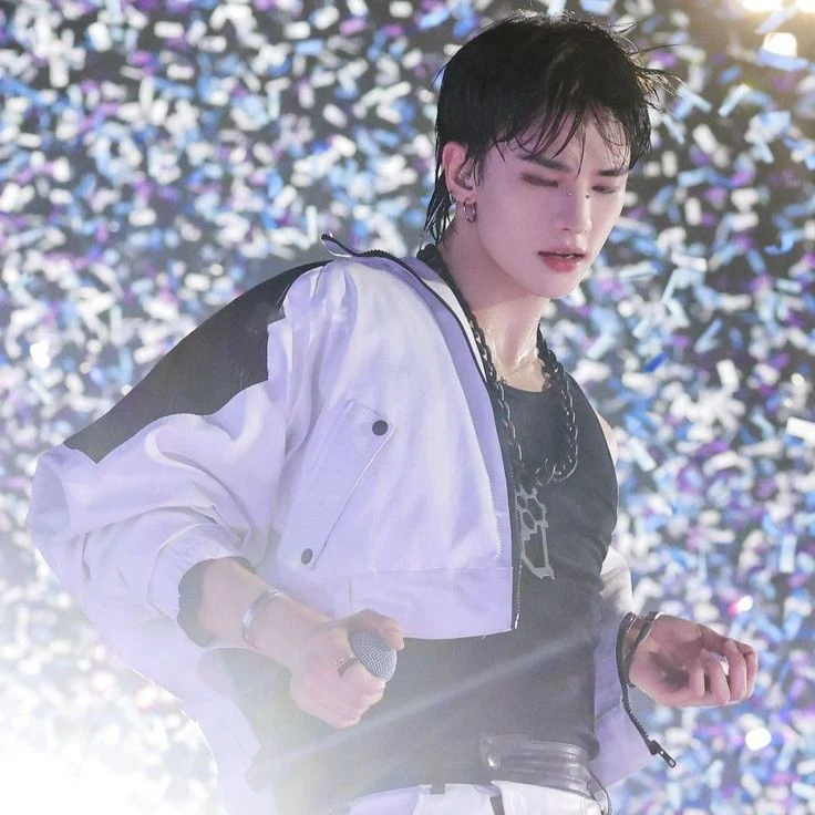 Hwang Hyunjin thumbnail
