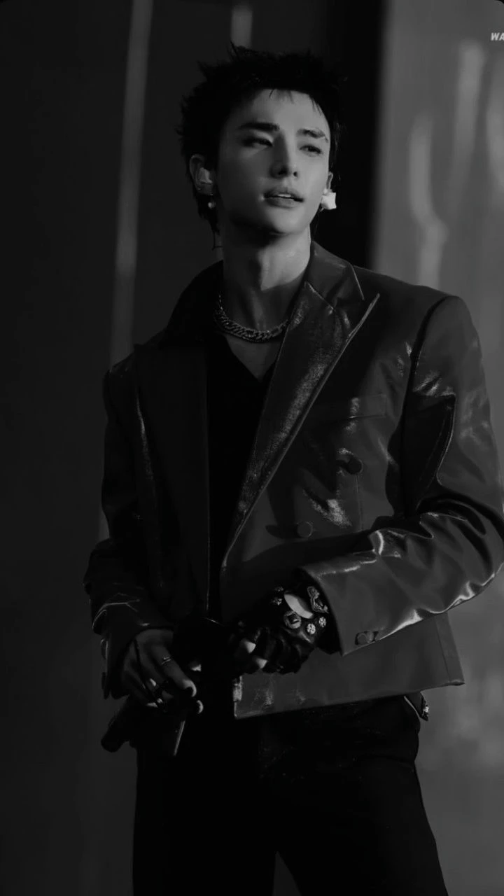 Hwang Hyunjin thumbnail