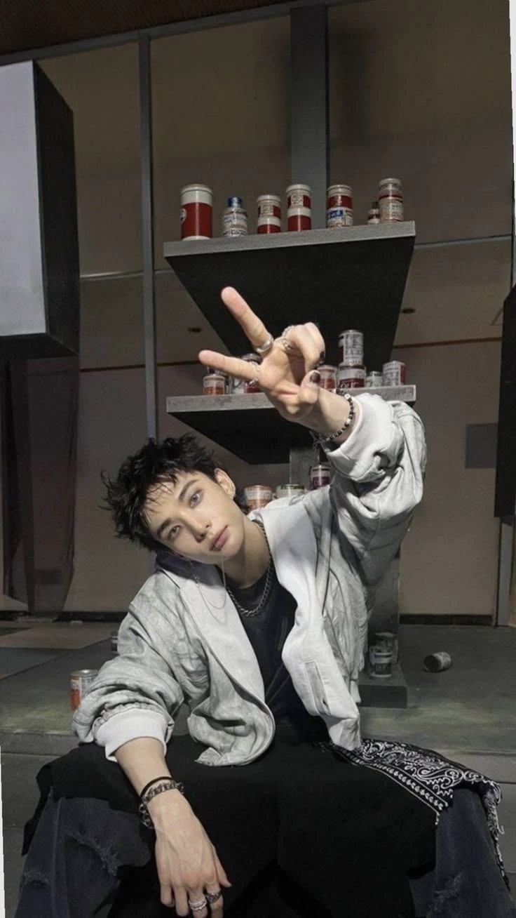 Hwang Hyunjin thumbnail
