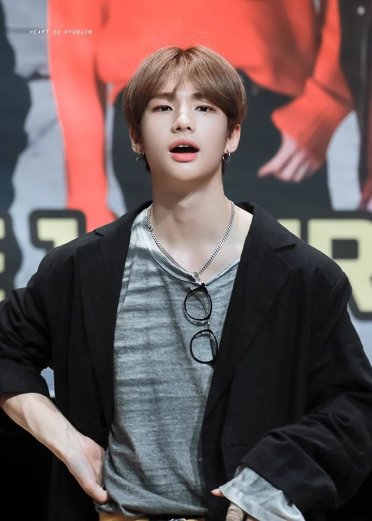 Skz x Hyunjin thumbnail