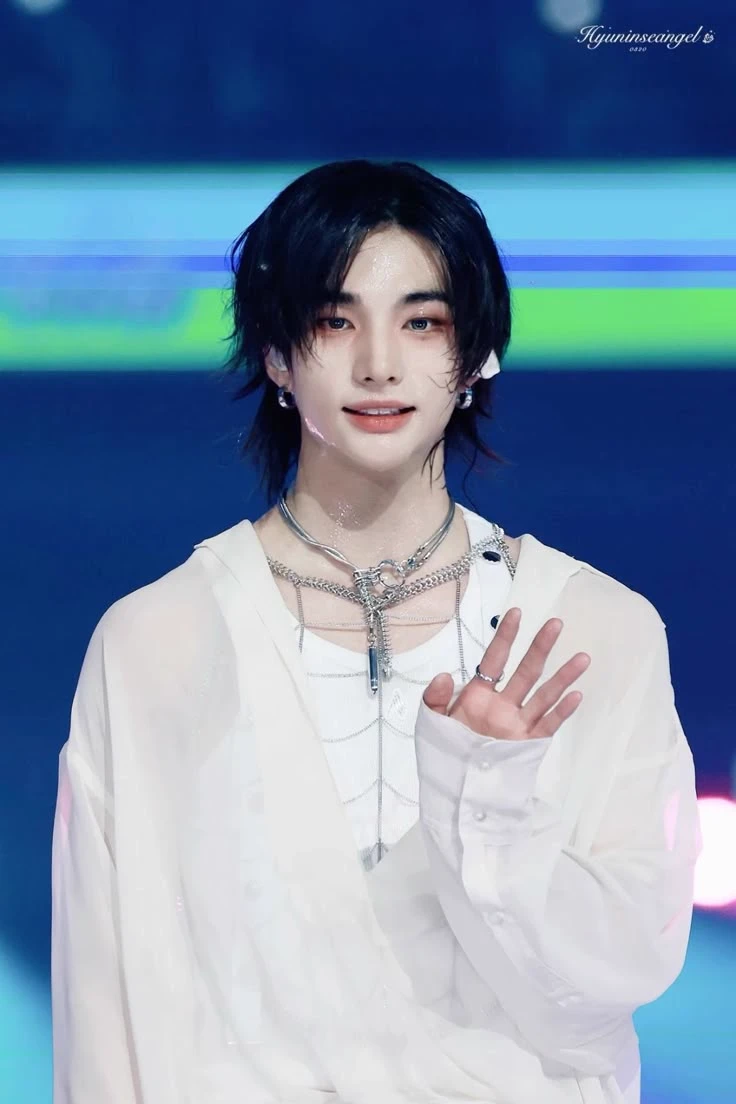 Skz x Hyunjin thumbnail