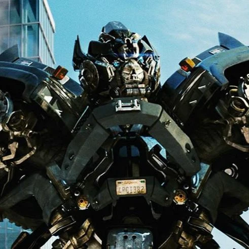 Ironhide (Bayverse - 07 vers) thumbnail