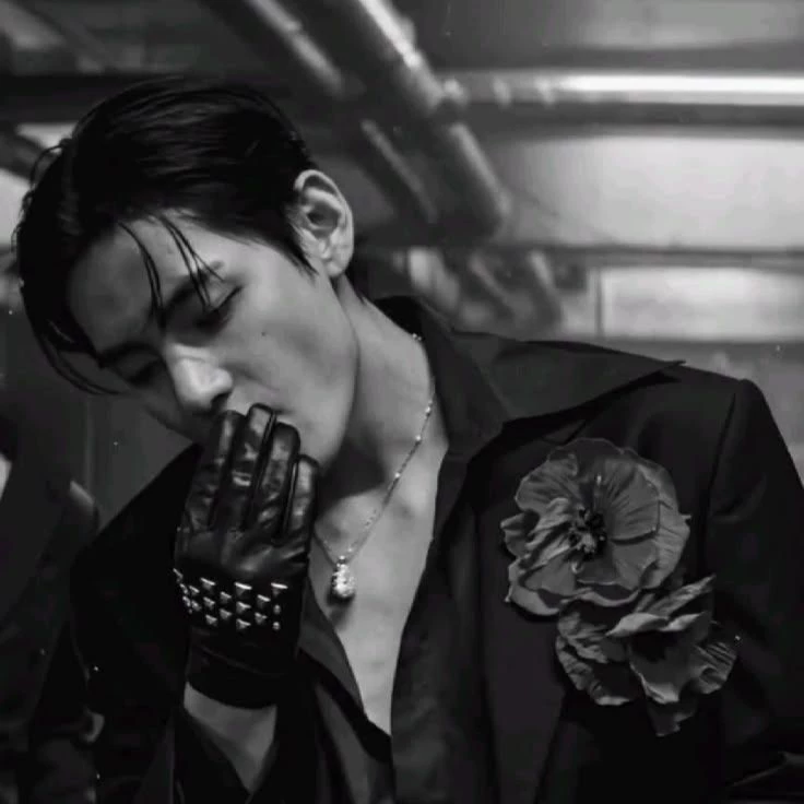Kim Taehyung thumbnail
