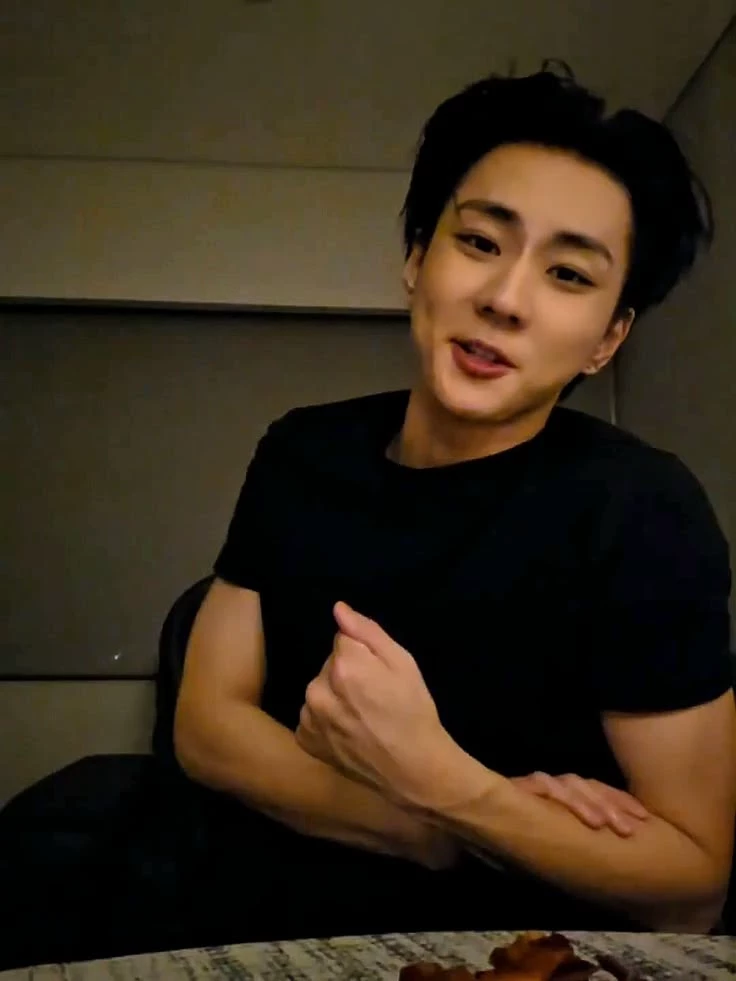 Yang Jungwon thumbnail