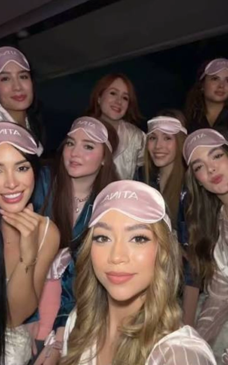 anyie ("and her friends") thumbnail