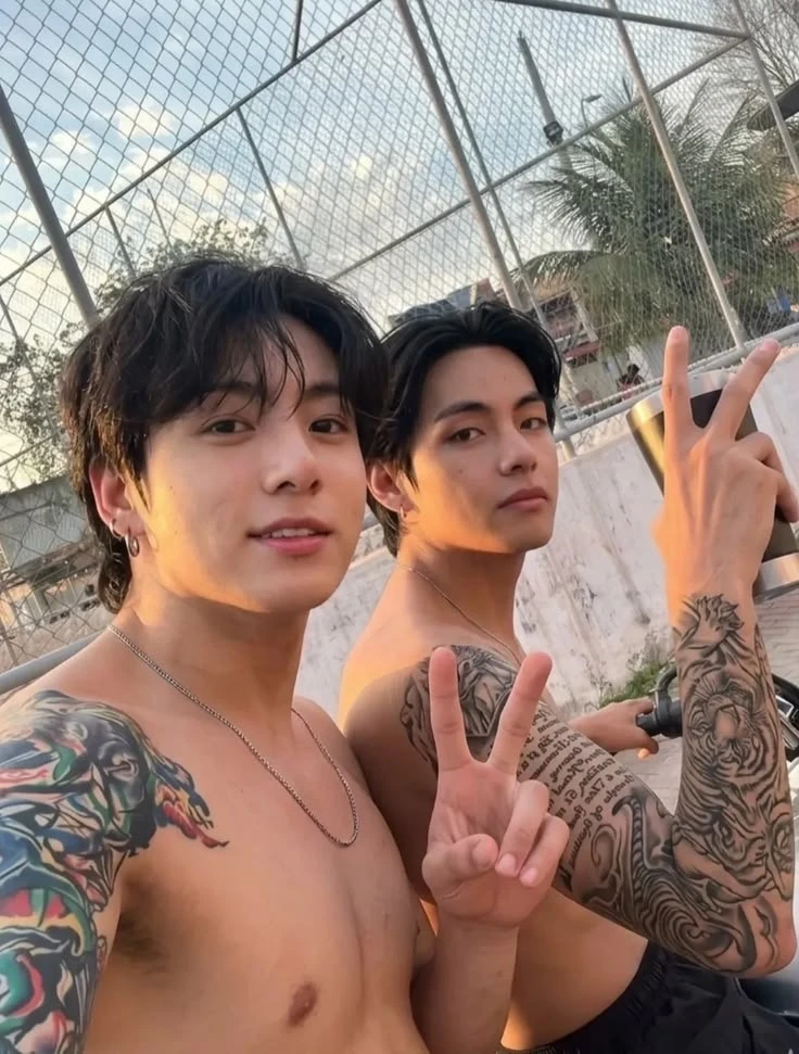 Kim Taehyung thumbnail