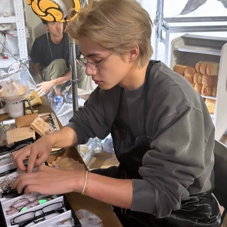 taehyung thumbnail