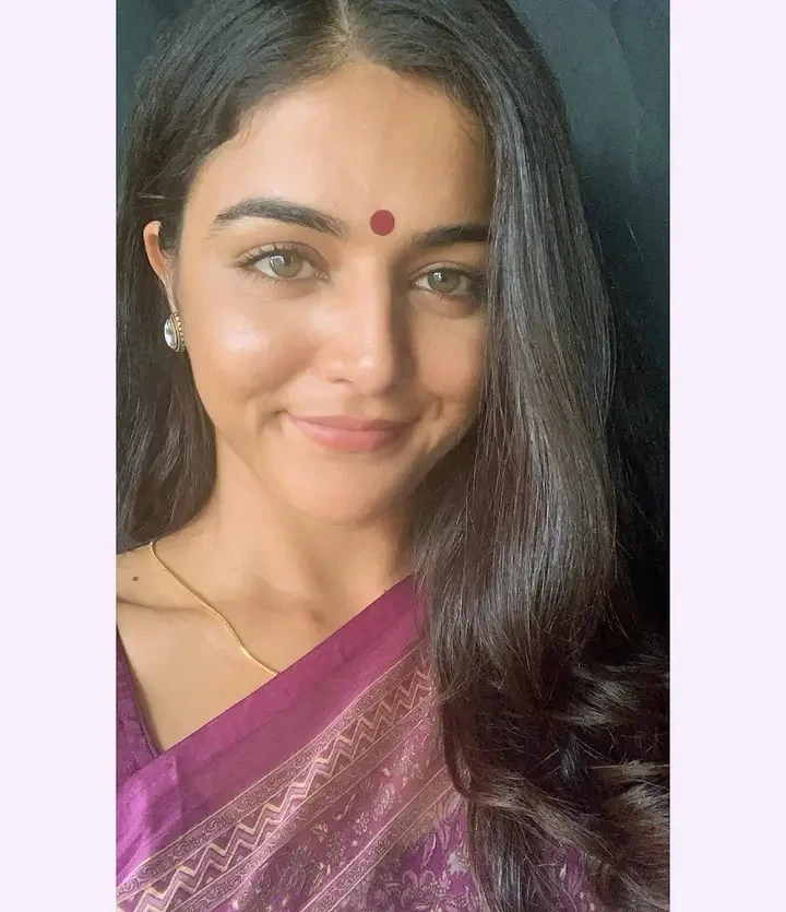 Wamiqa Gabbi was my Punjabi roommate, a shy, intelligent university student stud thumbnail
